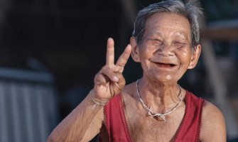 Menyikapi Kondisi Kronis Lansia dengan Kasih Sayang
